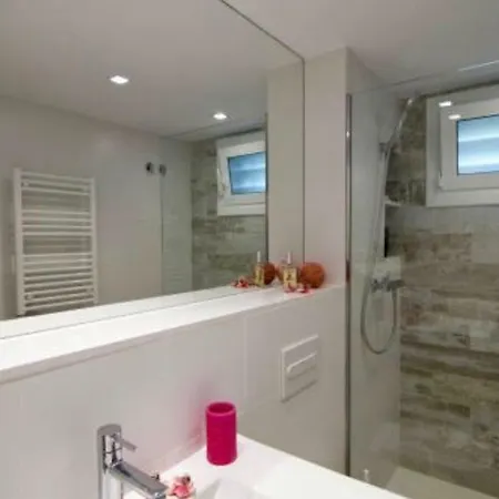 En Sitges, Primera Linea De Playa Homestay