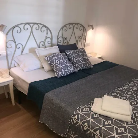 En Sitges, Primera Linea De Playa Homestay *